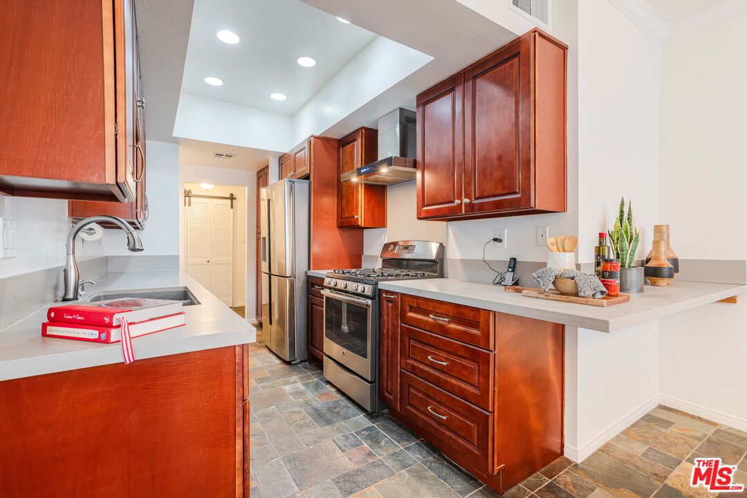 11737 Darlington Ave Unit: 103