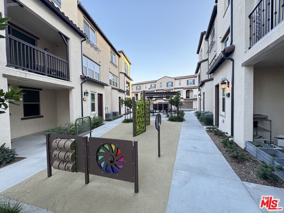 11338 Valley Unit: C