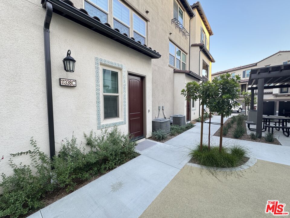11338 Valley Unit: C