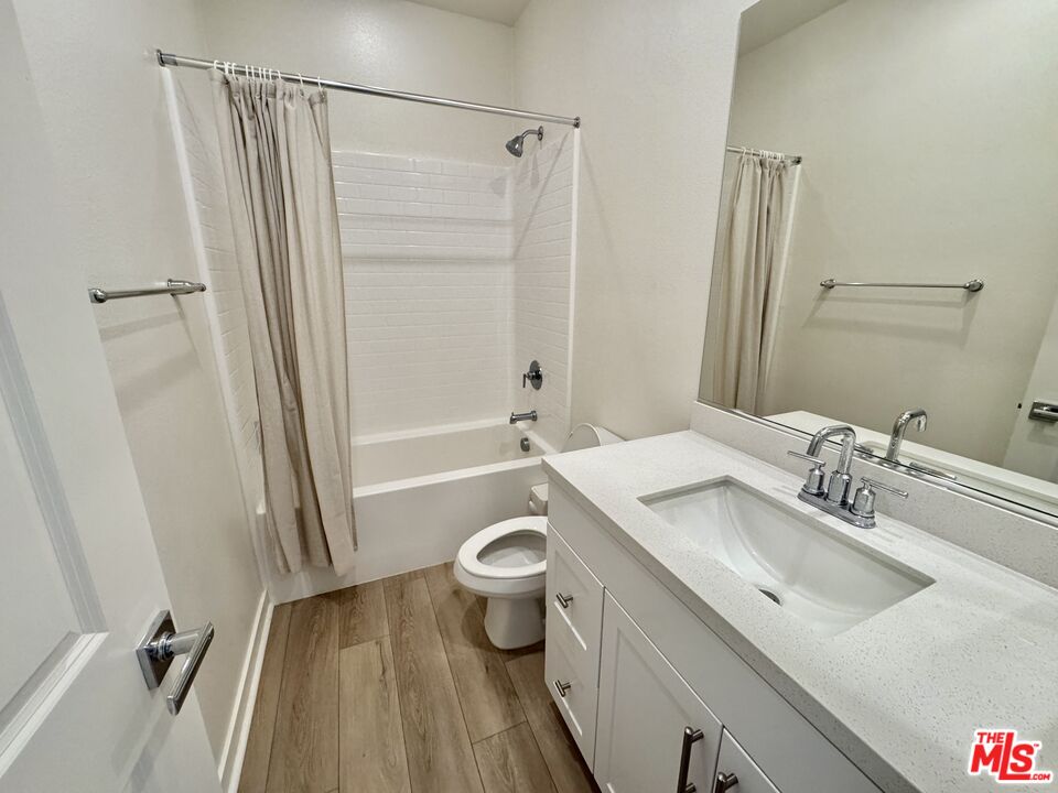 11338 Valley Unit: C