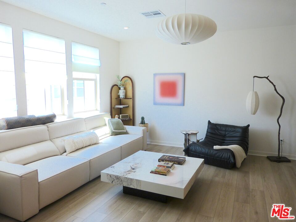 11338 Valley Unit: C