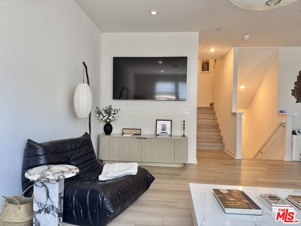 11338 Valley Unit: C