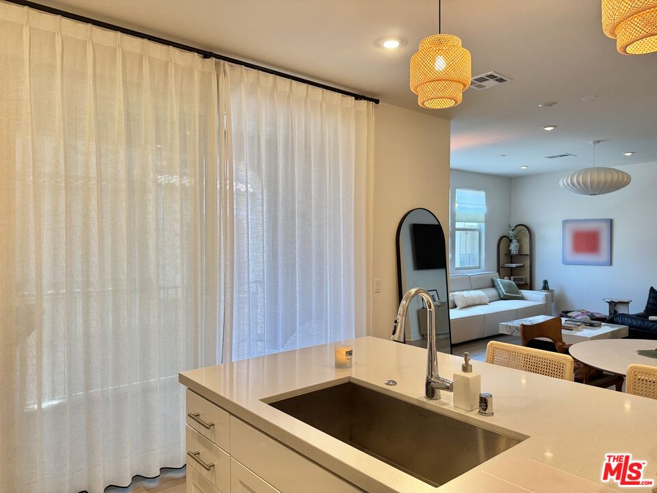 11338 Valley Unit: C