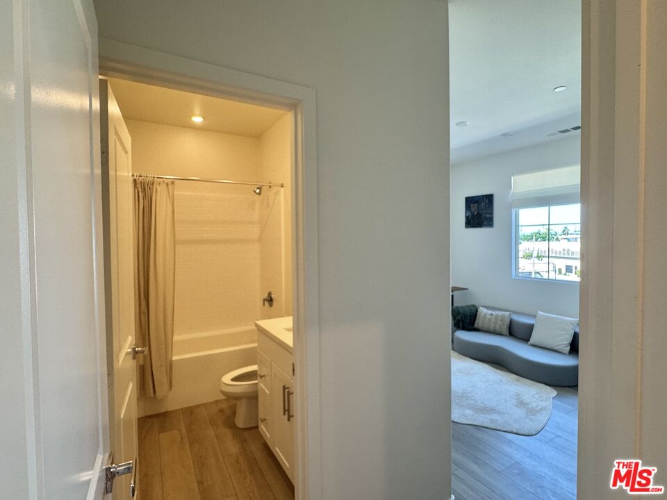 11338 Valley Unit: C