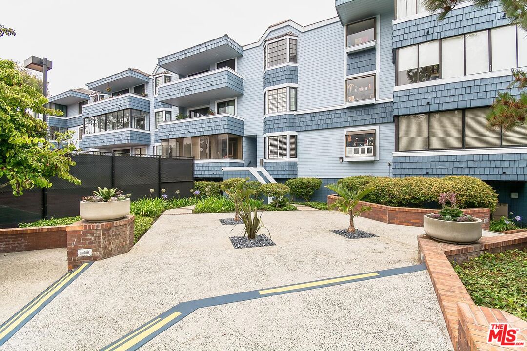 311 Bora Bora Way Unit: 3207