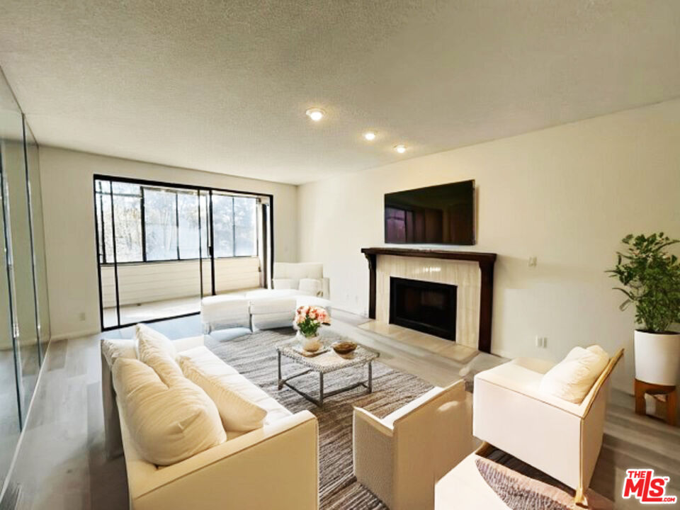 311 Bora Bora Way Unit: 3207