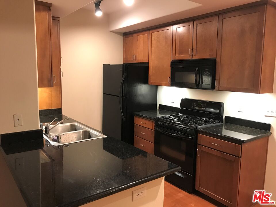 4060 Glencoe Ave Unit: 130