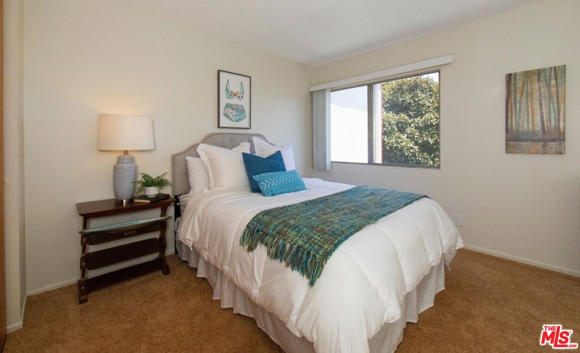 6000 CANTERBURY DR Unit: D301
