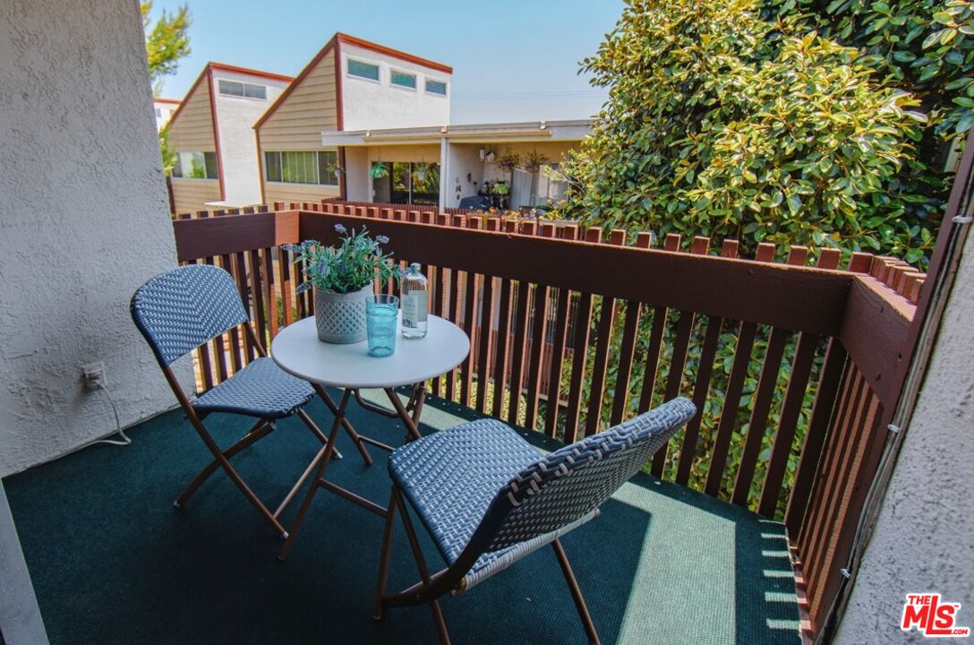 6000 CANTERBURY DR Unit: D301