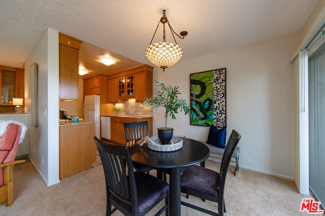 6000 CANTERBURY DR Unit: D301