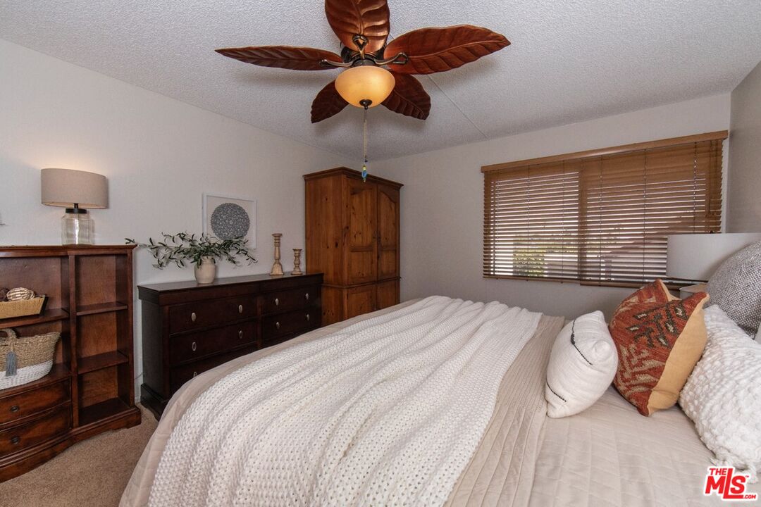 6000 CANTERBURY DR Unit: D301