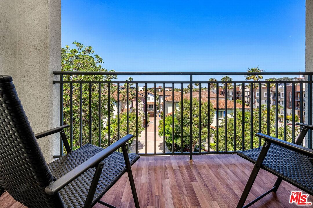 12963 Runway Rd Unit: 414