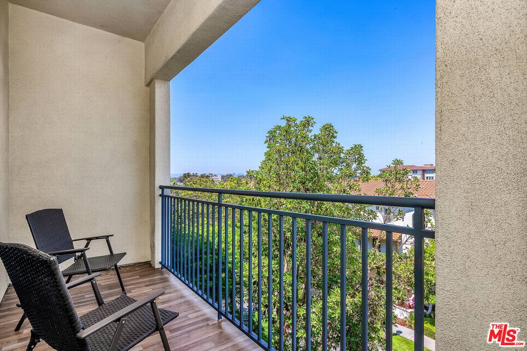 12963 Runway Rd Unit: 414