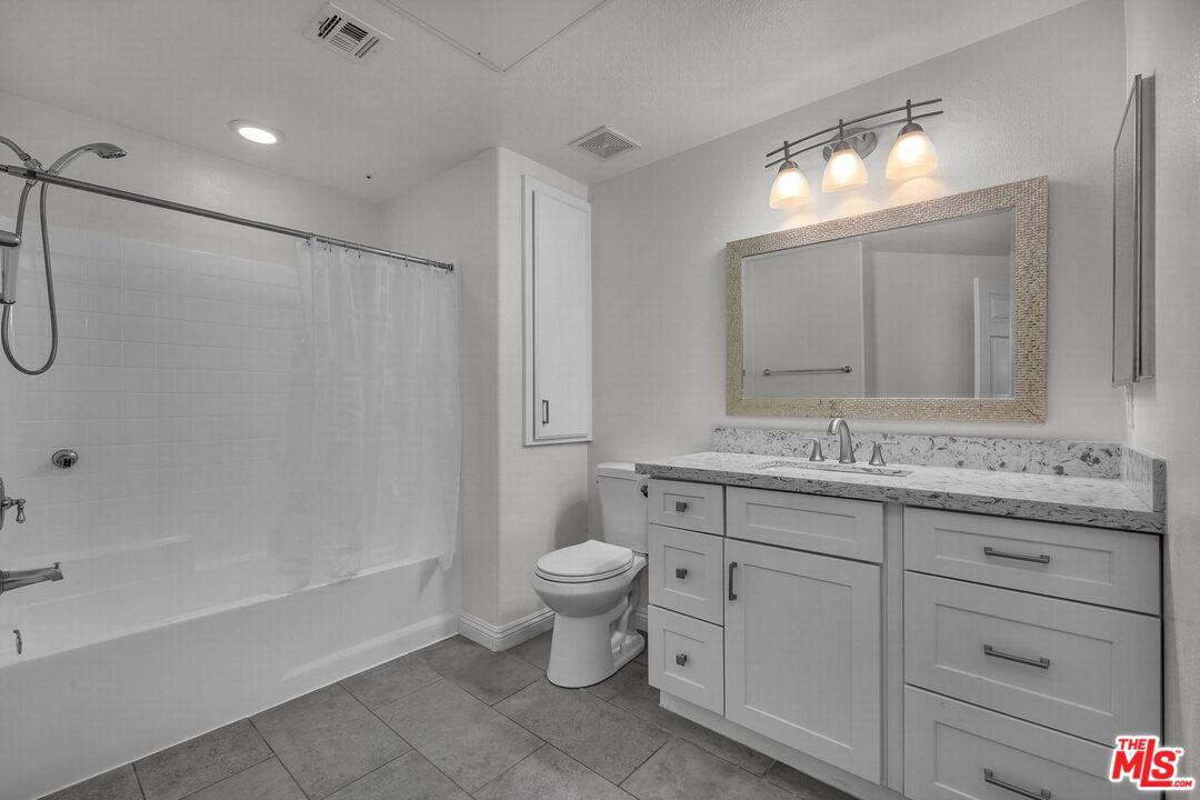 12963 Runway Rd Unit: 414