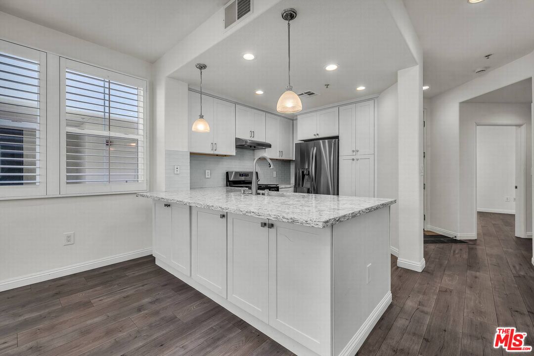 12963 Runway Rd Unit: 414