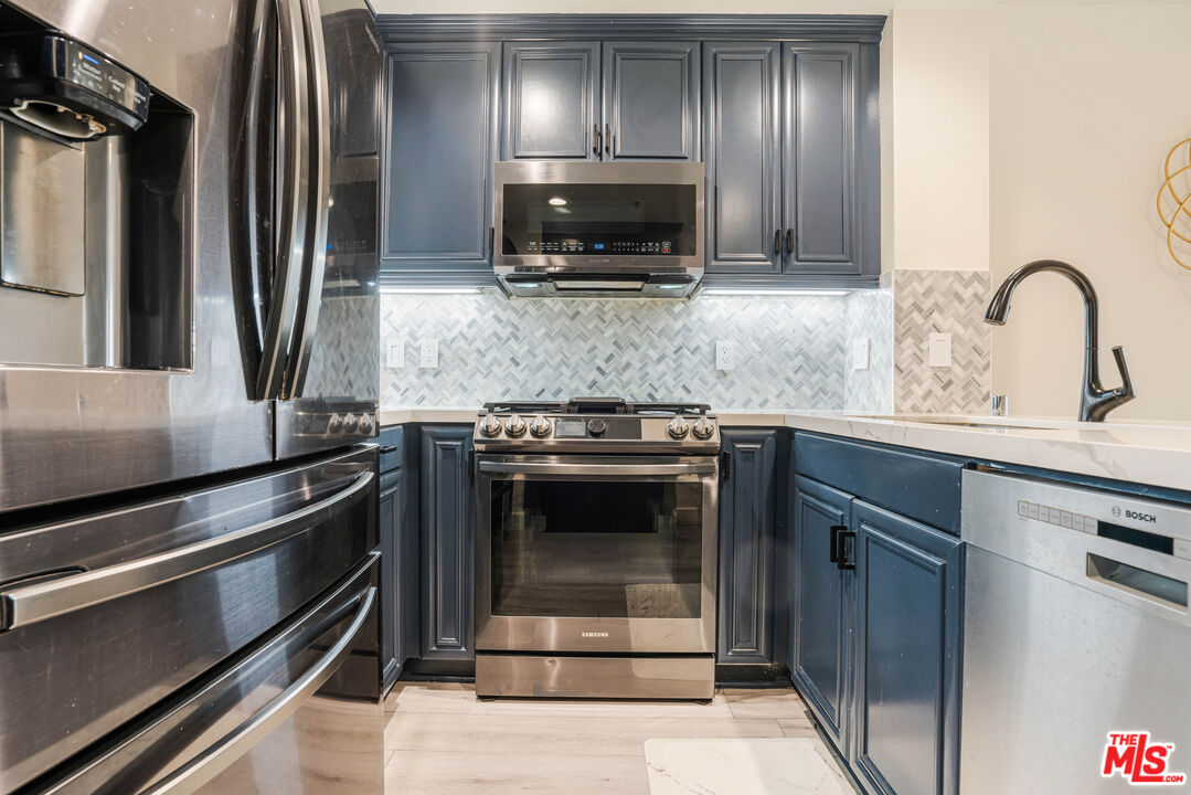 6020 Seabluff Dr Unit: 409