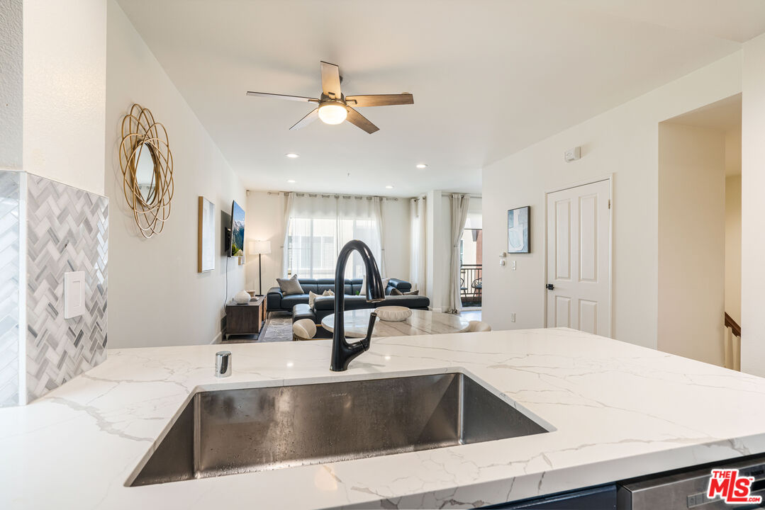 6020 Seabluff Dr Unit: 409