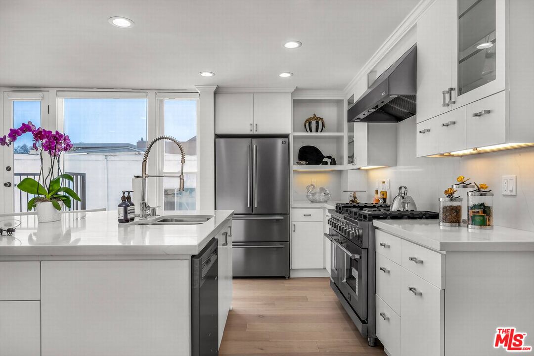 5515 Pacific Ave Unit: 3