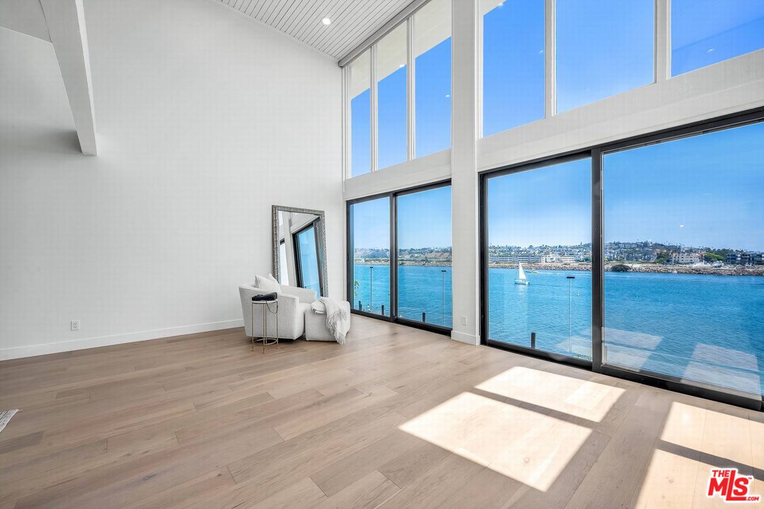 5515 Pacific Ave Unit: 3