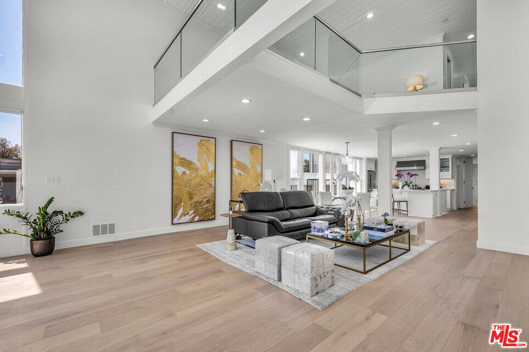 5515 Pacific Ave Unit: 3