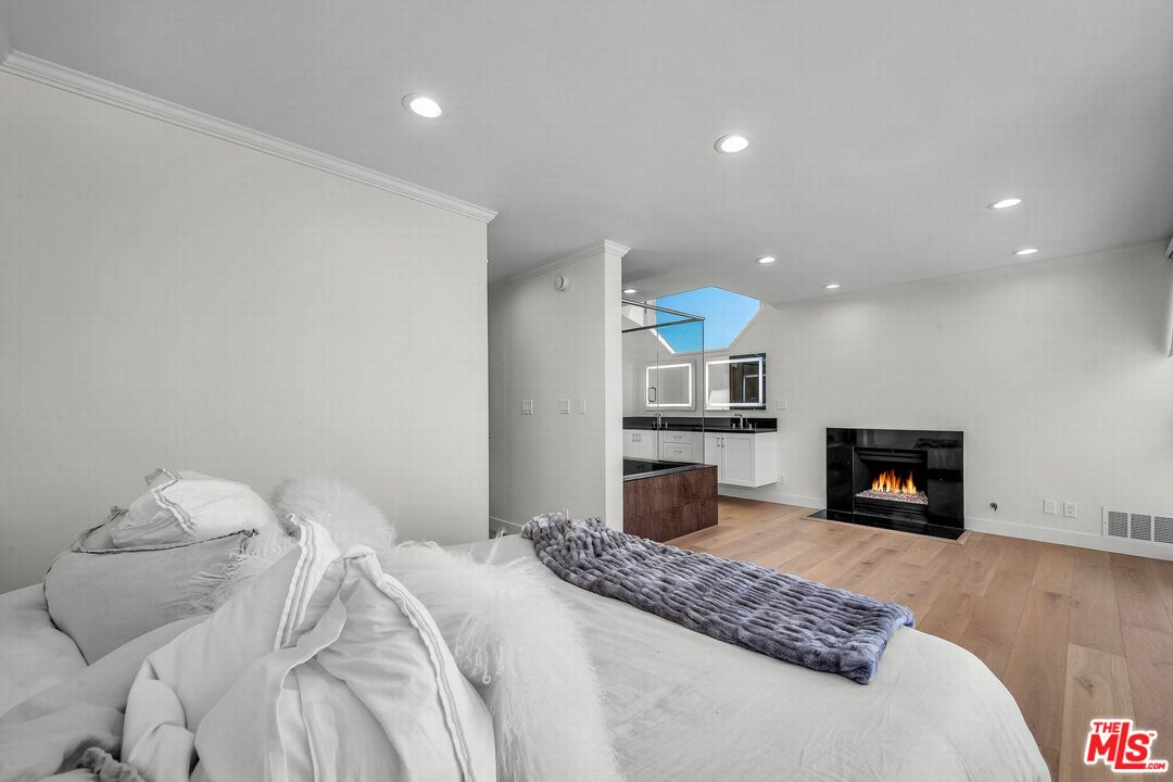 5515 Pacific Ave Unit: 3