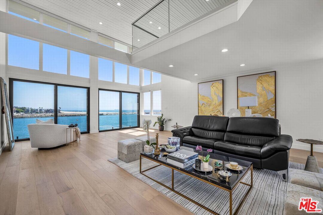 5515 Pacific Ave Unit: 3