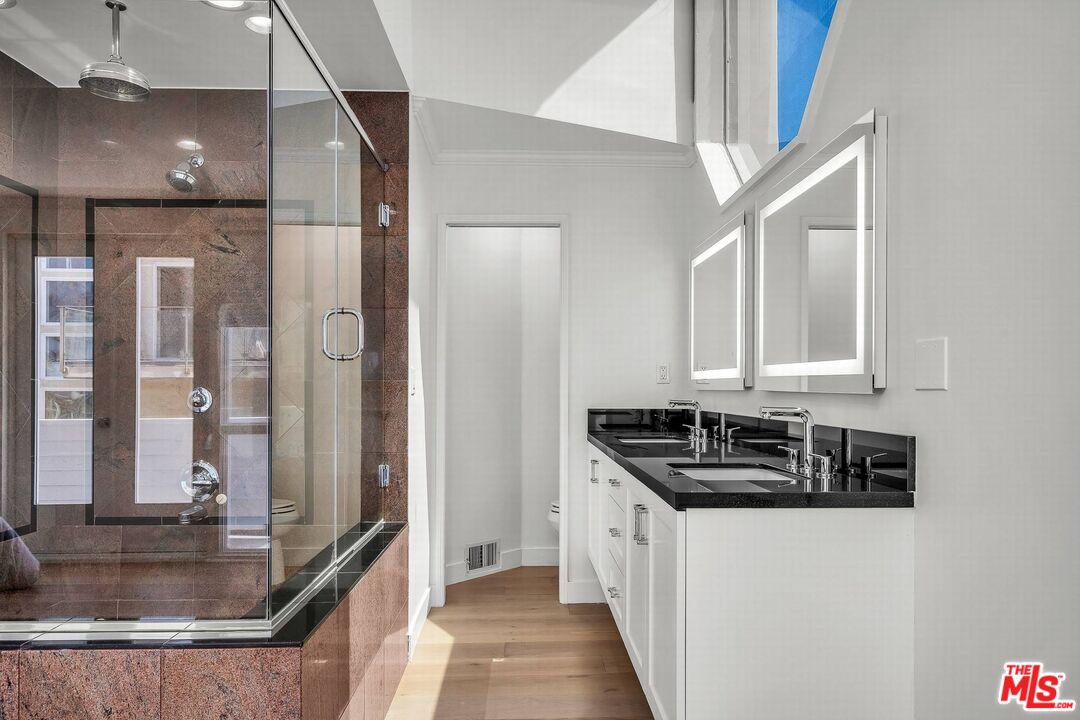 5515 Pacific Ave Unit: 3