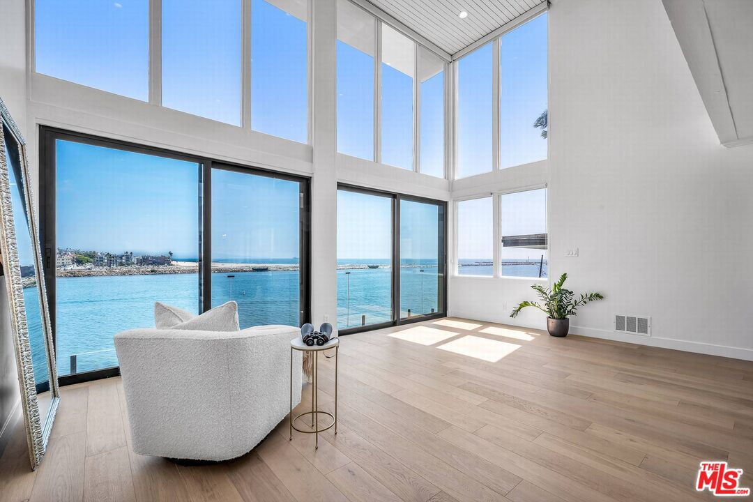 5515 Pacific Ave Unit: 3