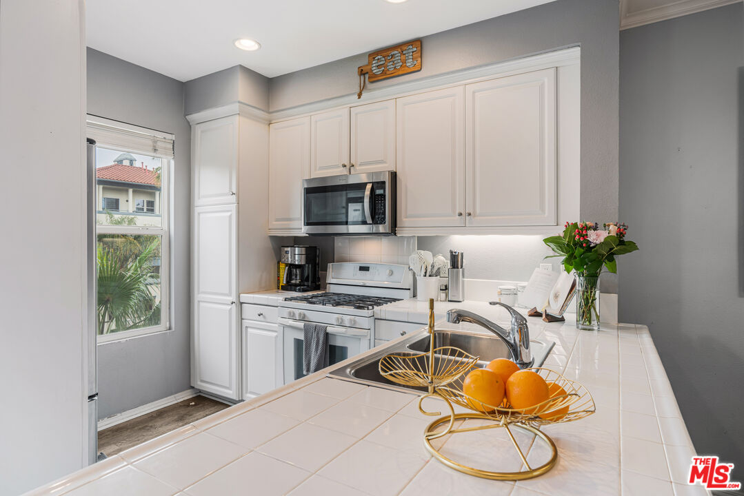 6020 Seabluff Dr Unit: 321