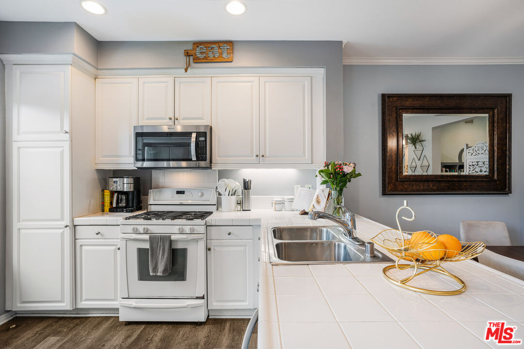 6020 Seabluff Dr Unit: 321