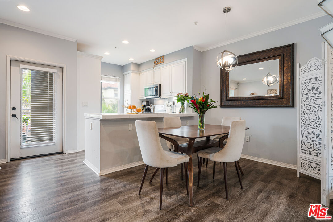 6020 Seabluff Dr Unit: 321