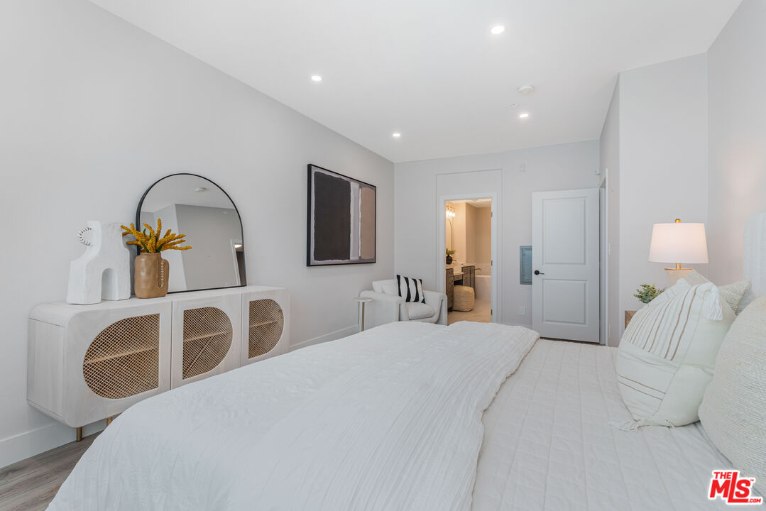 7100 Playa Vista Dr Unit: 406