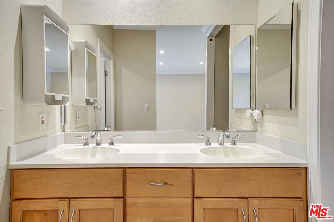 1328 S Bundy Dr Unit: 1