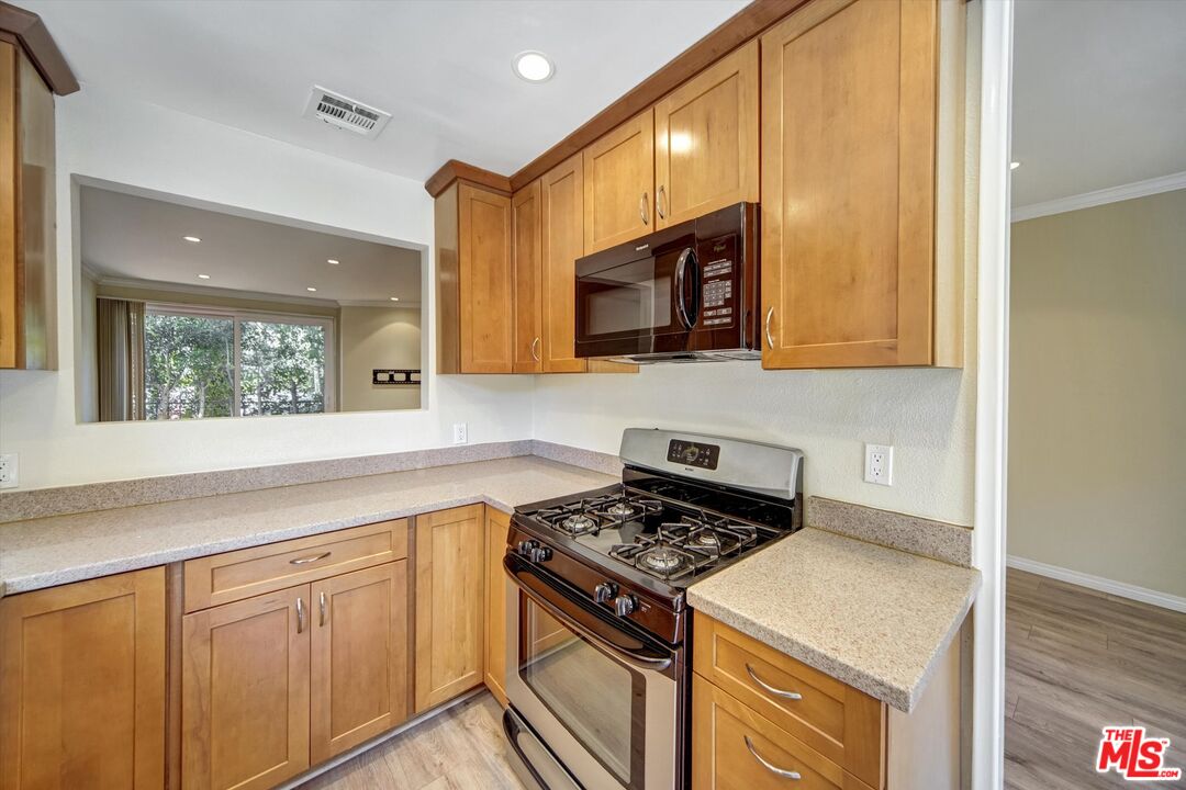 1328 S Bundy Dr Unit: 1