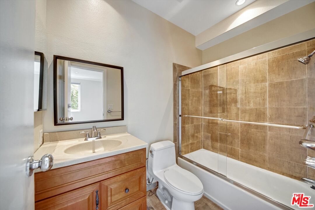 1328 S Bundy Dr Unit: 1