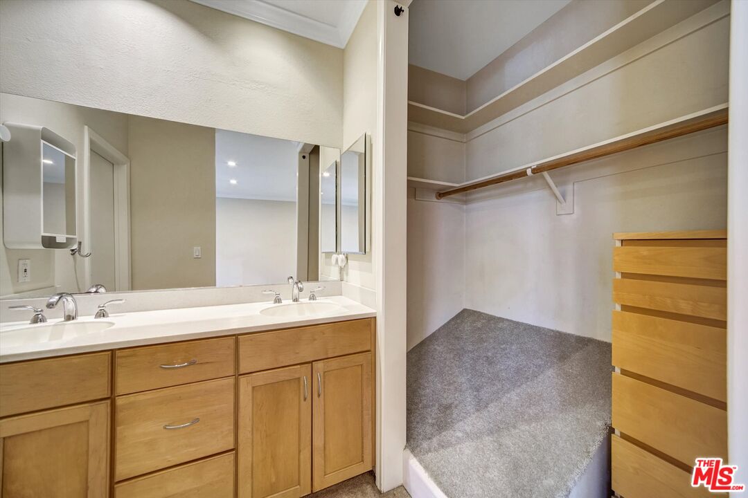 1328 S Bundy Dr Unit: 1