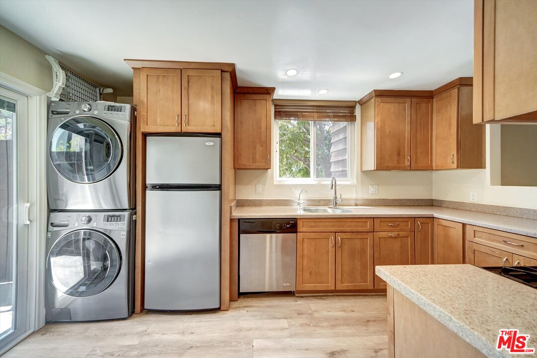 1328 S Bundy Dr Unit: 1