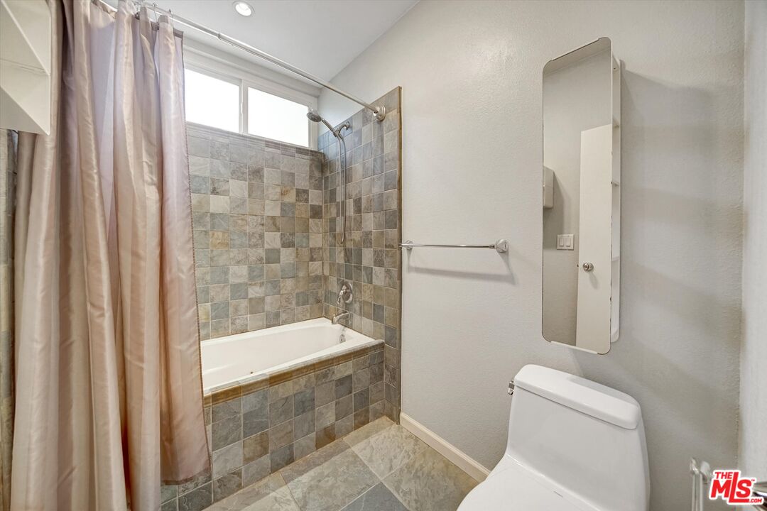 1328 S Bundy Dr Unit: 1