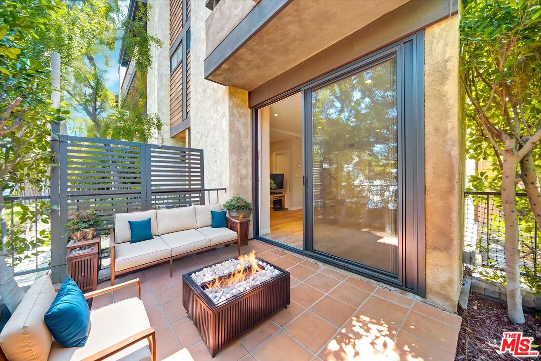 1328 S Bundy Dr Unit: 1