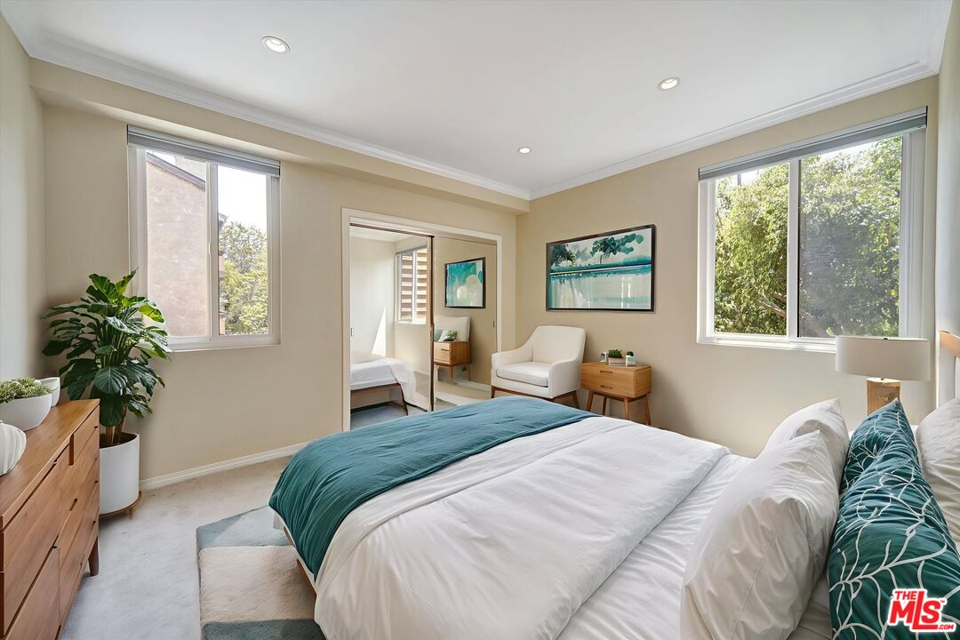 1328 S Bundy Dr Unit: 1