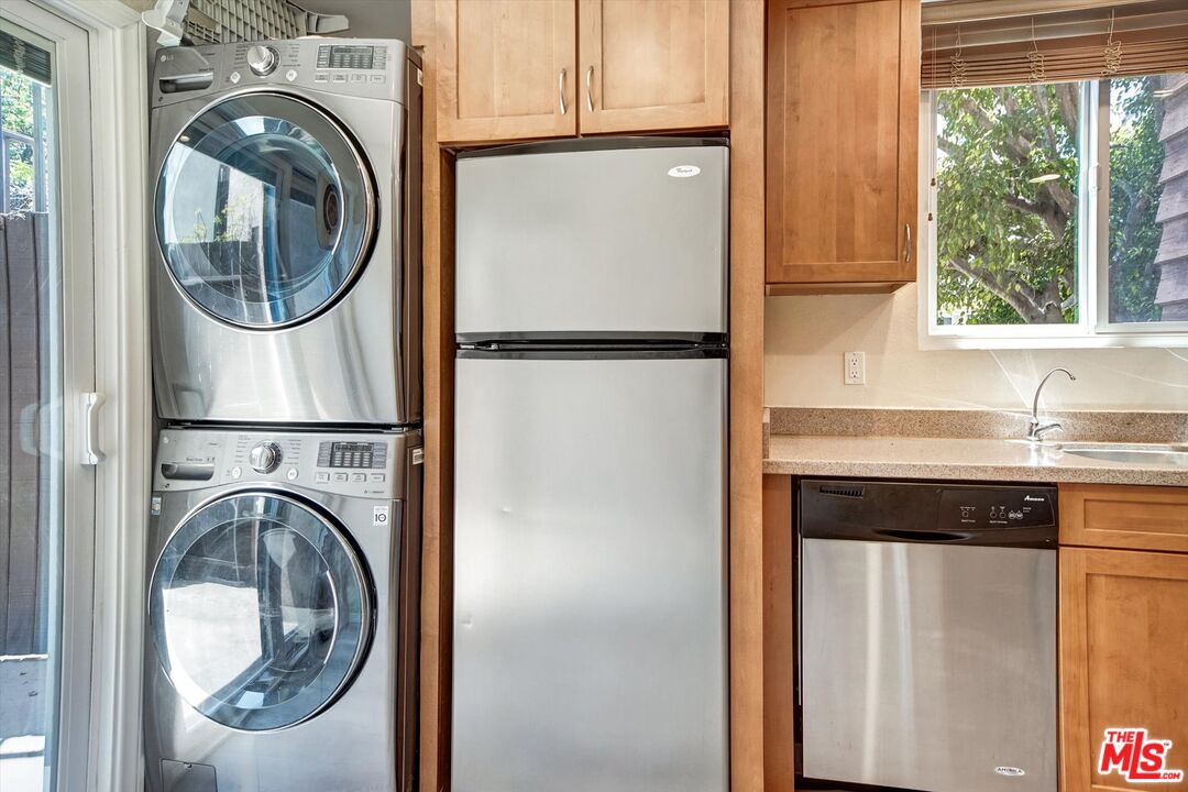 1328 S Bundy Dr Unit: 1