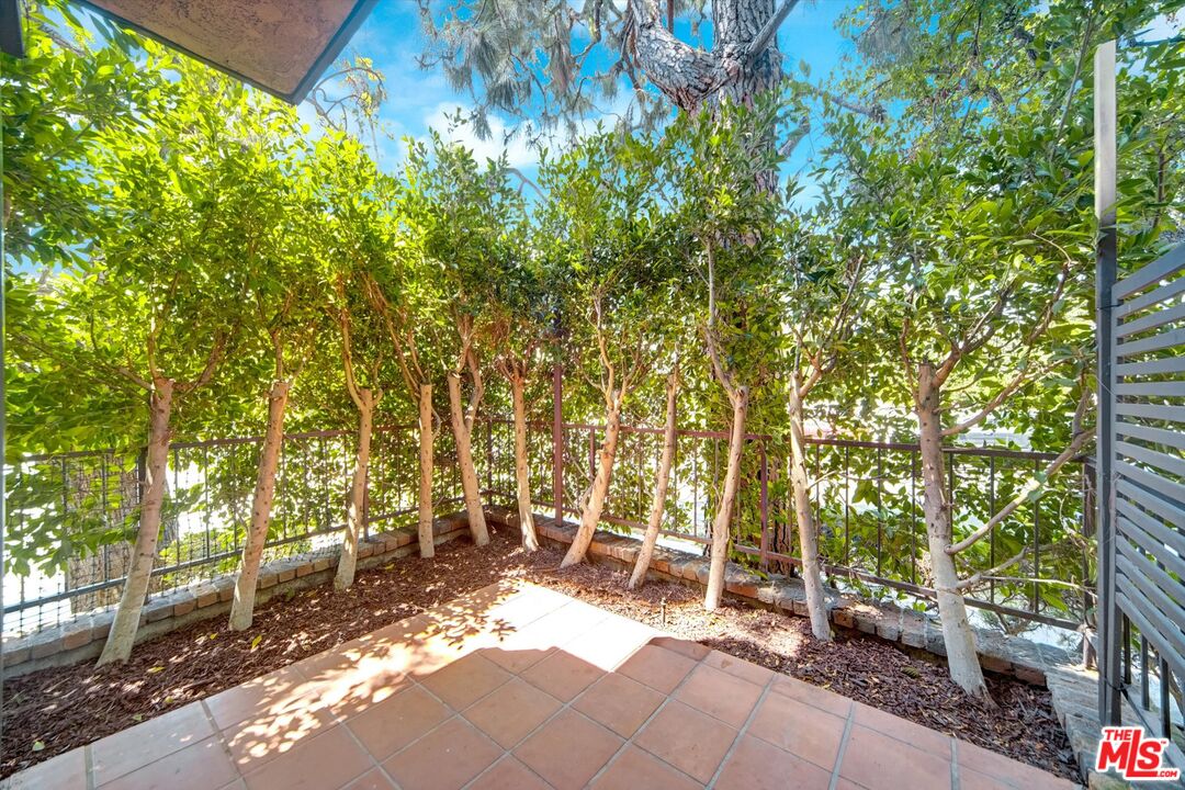 1328 S Bundy Dr Unit: 1