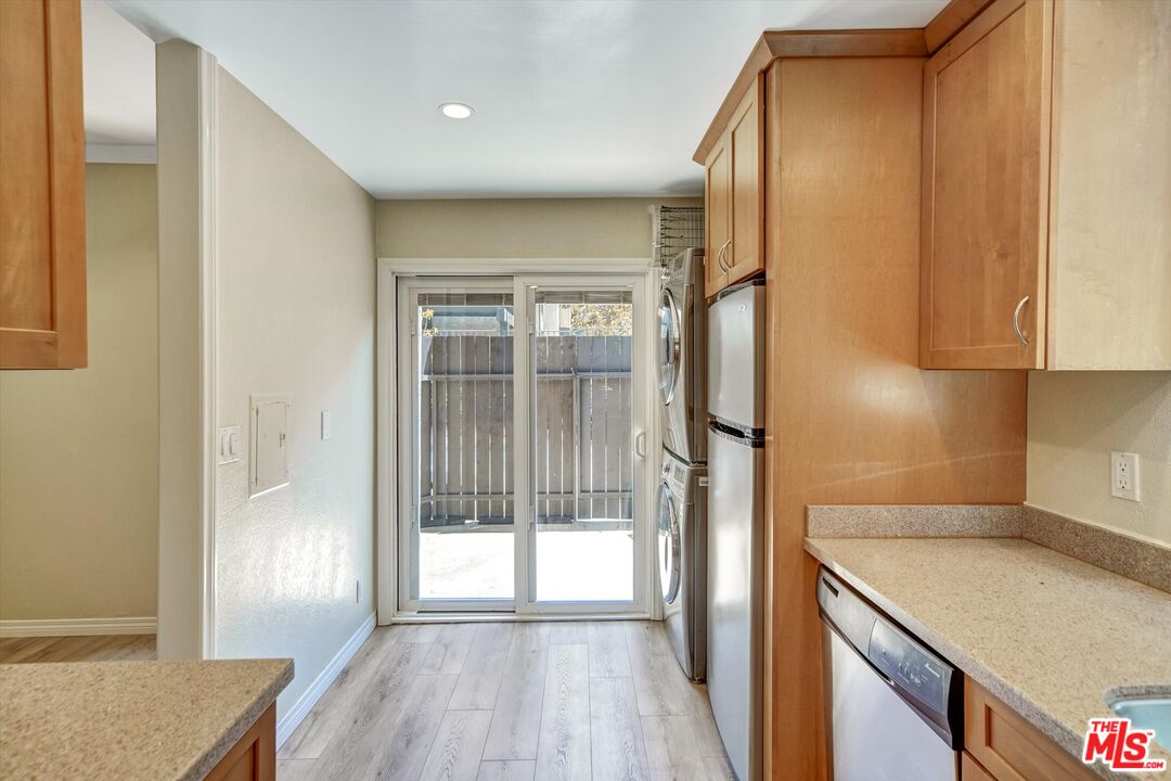 1328 S Bundy Dr Unit: 1