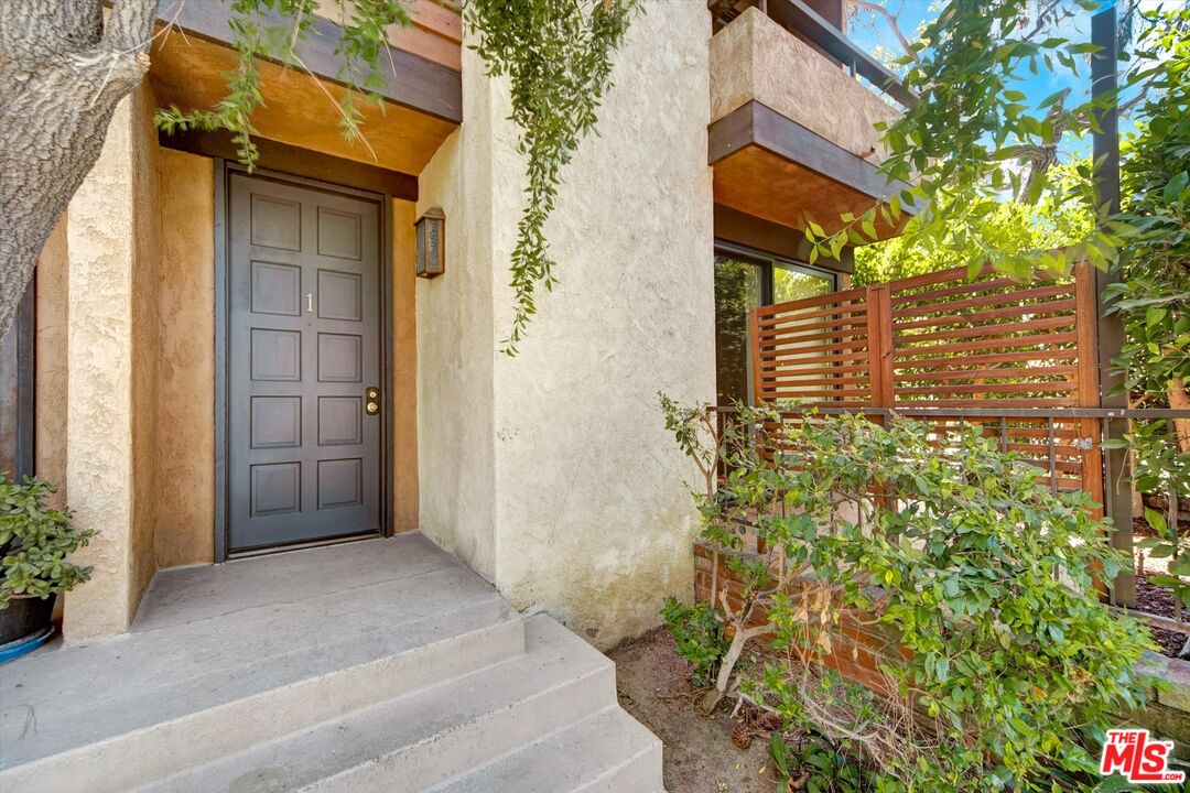 1328 S Bundy Dr Unit: 1