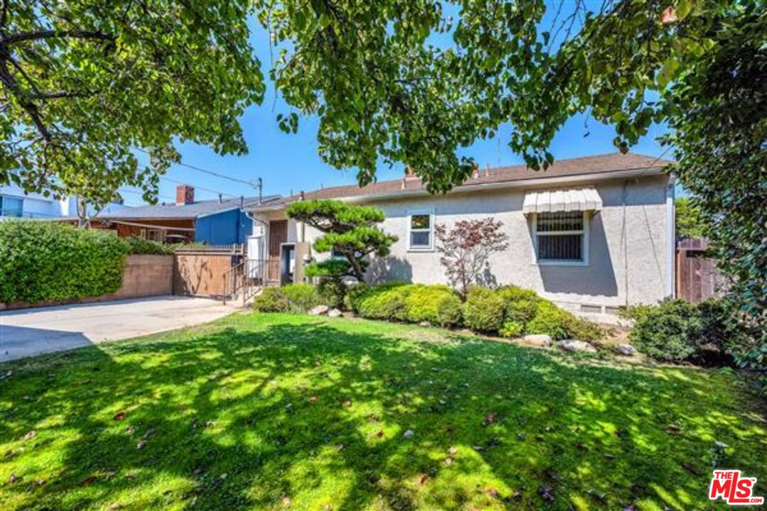 3267 Mountain View Ave