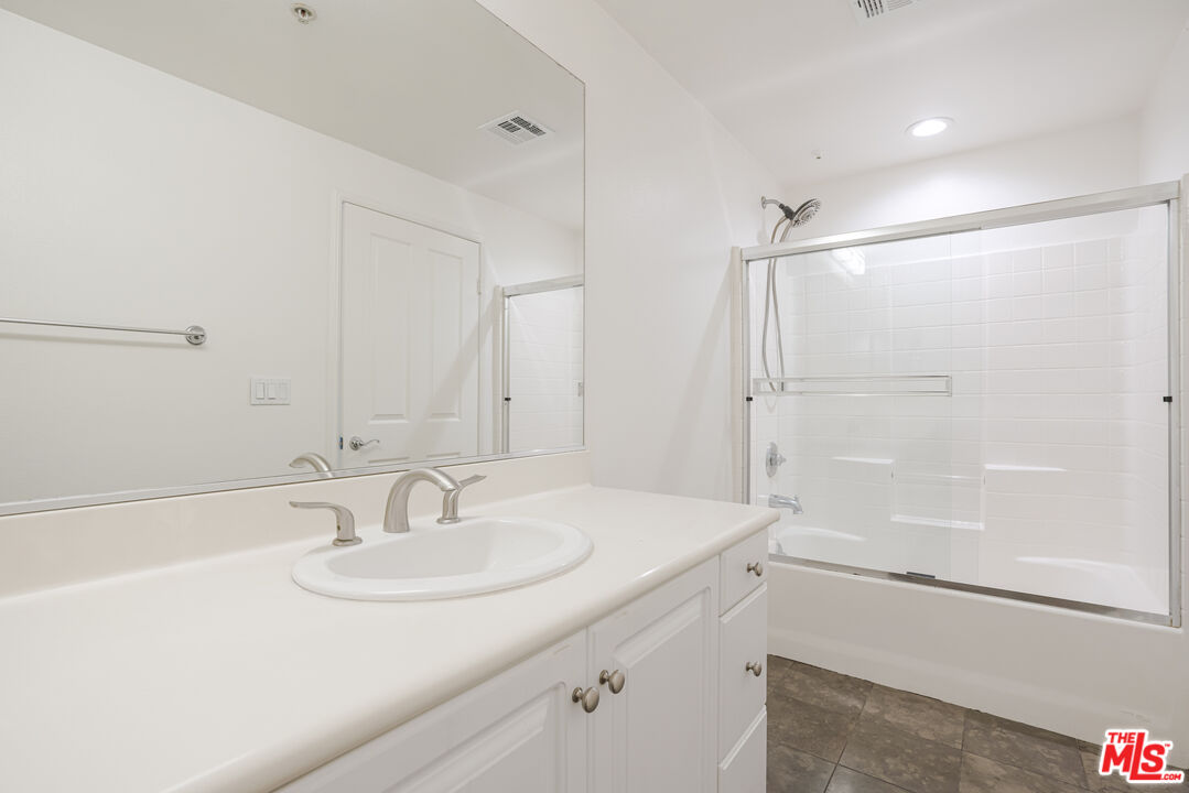 6020 Seabluff Dr Unit: 426