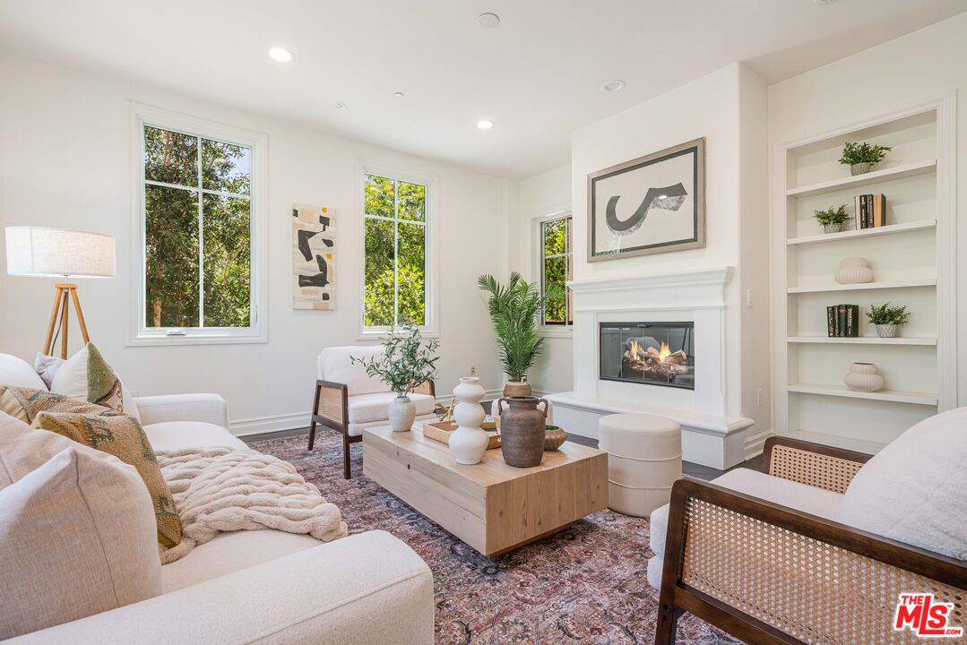 6241 Crescent Park Unit: 201