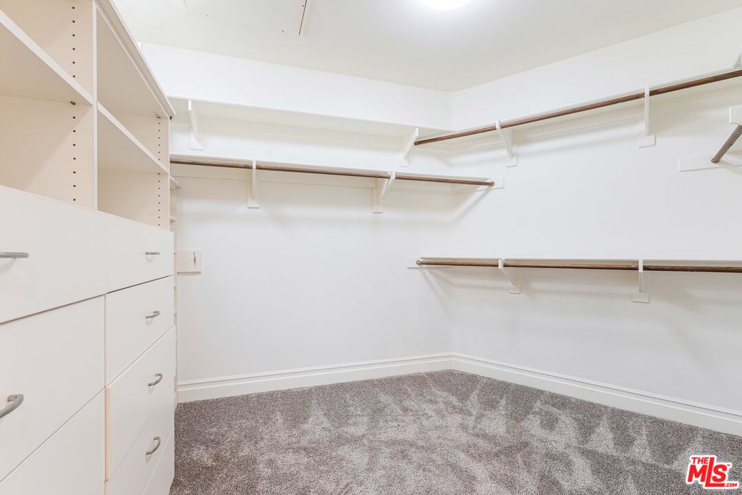 6241 Crescent Park Unit: 201