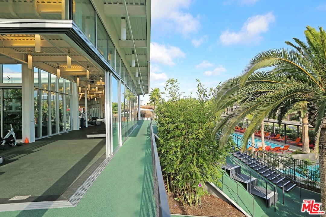 6241 Crescent Park Unit: 201