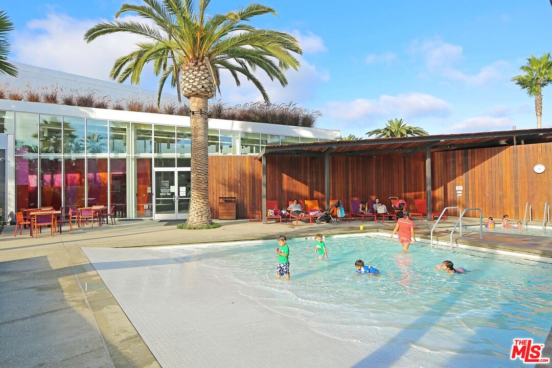 6241 Crescent Park Unit: 201